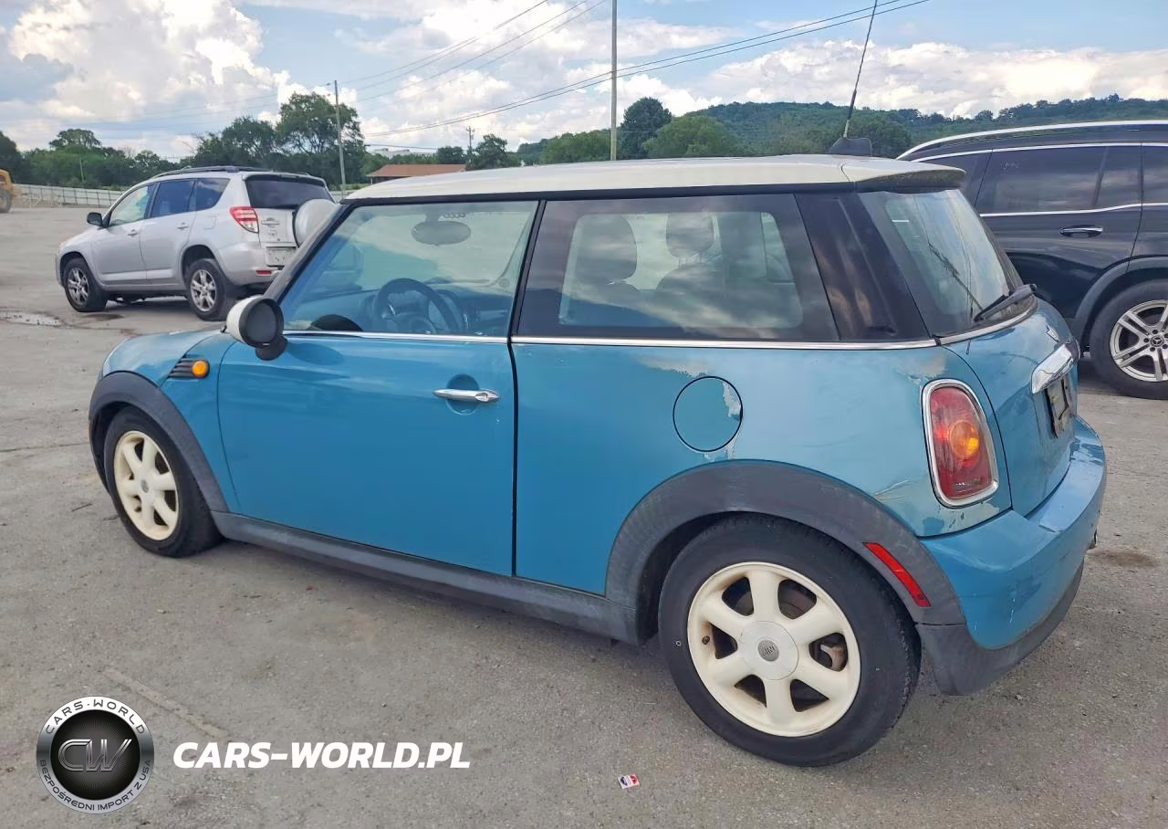 2008 Mini Cooper VIN:WMWMF335X8TT67133 - 2