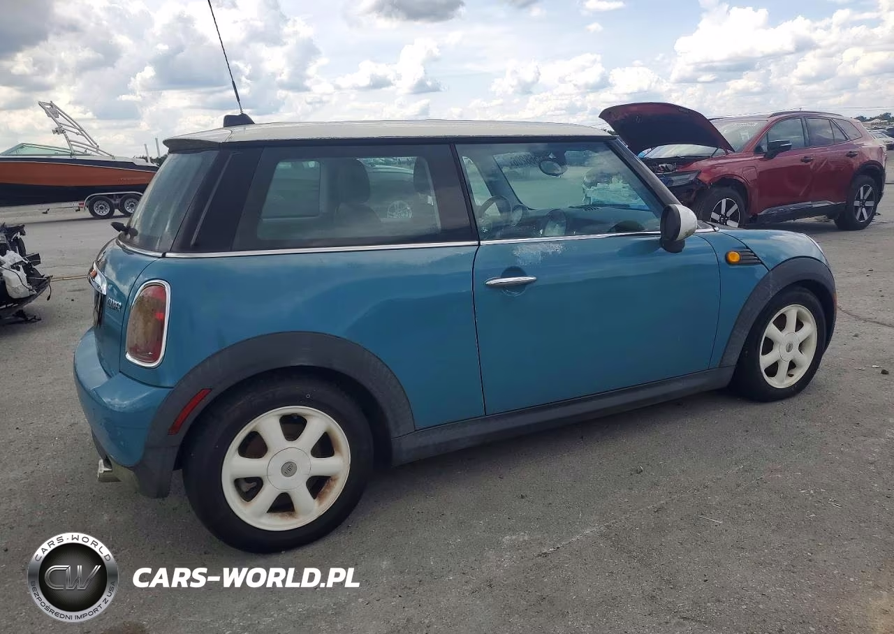 2008 Mini Cooper VIN:WMWMF335X8TT67133 - 3