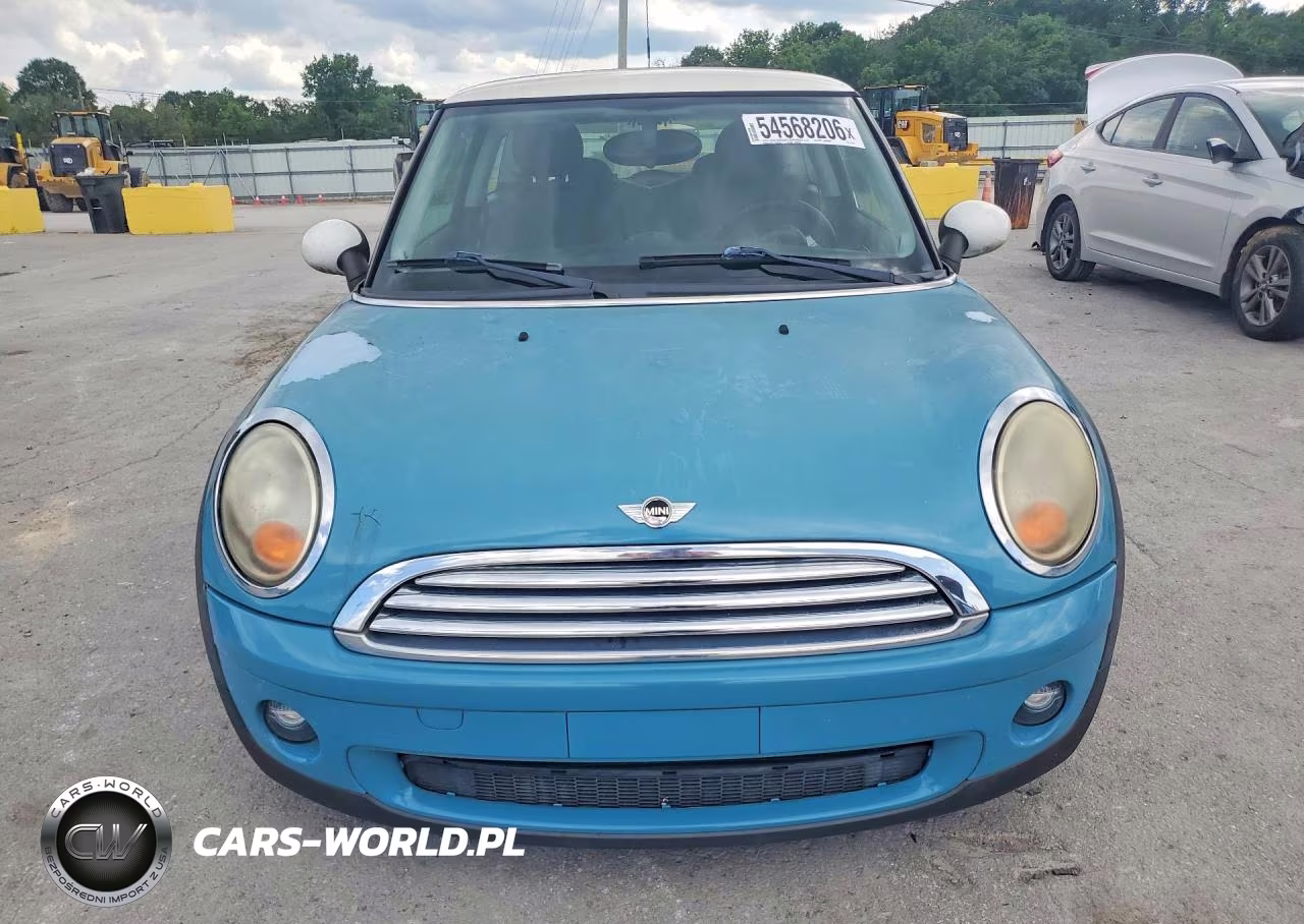 2008 Mini Cooper VIN:WMWMF335X8TT67133 - 5
