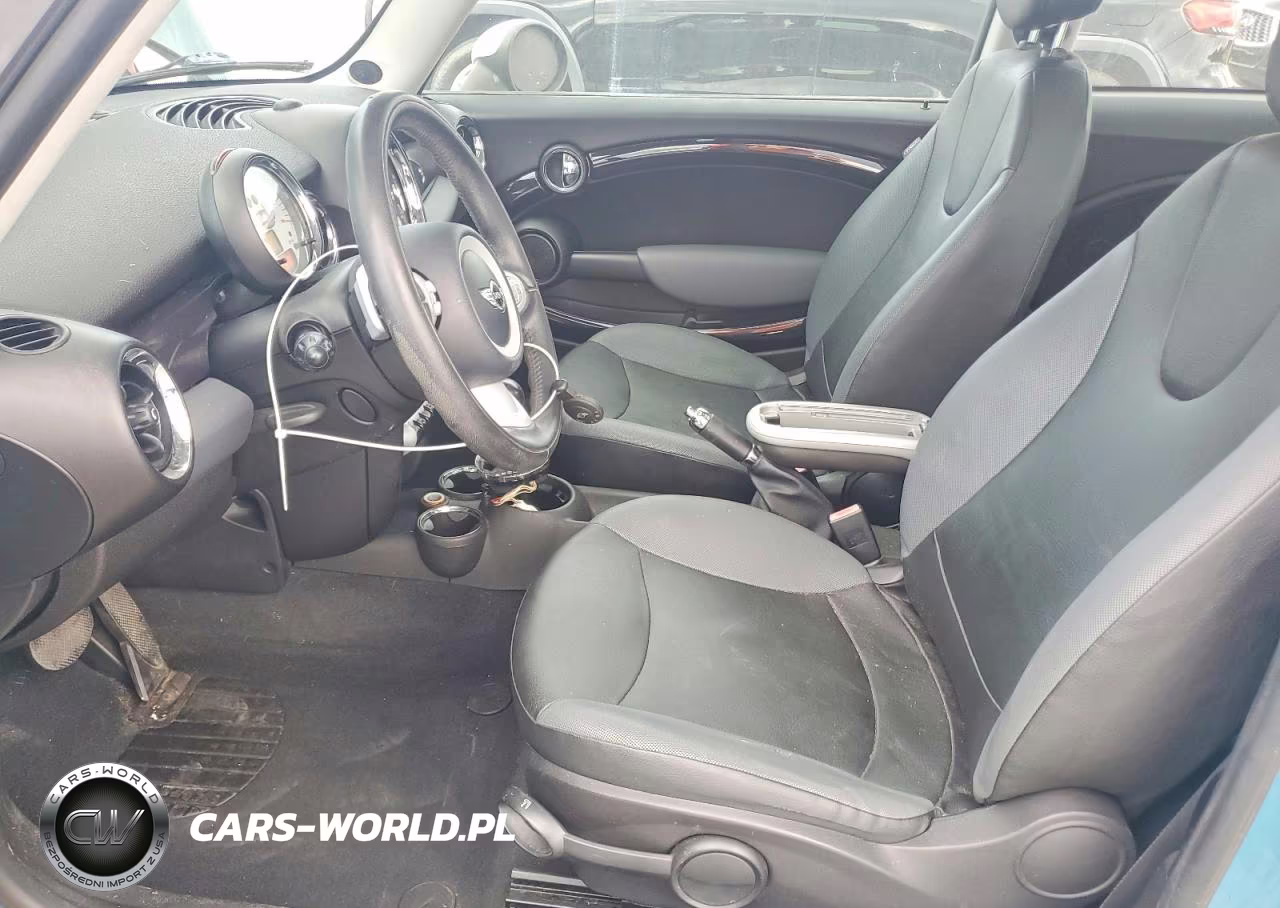 2008 Mini Cooper VIN:WMWMF335X8TT67133 - 7