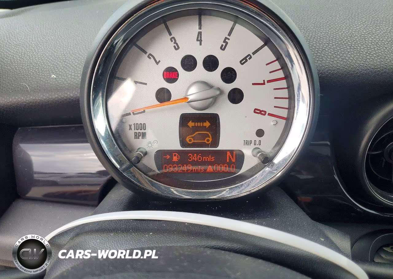 2008 Mini Cooper VIN:WMWMF335X8TT67133 - 9