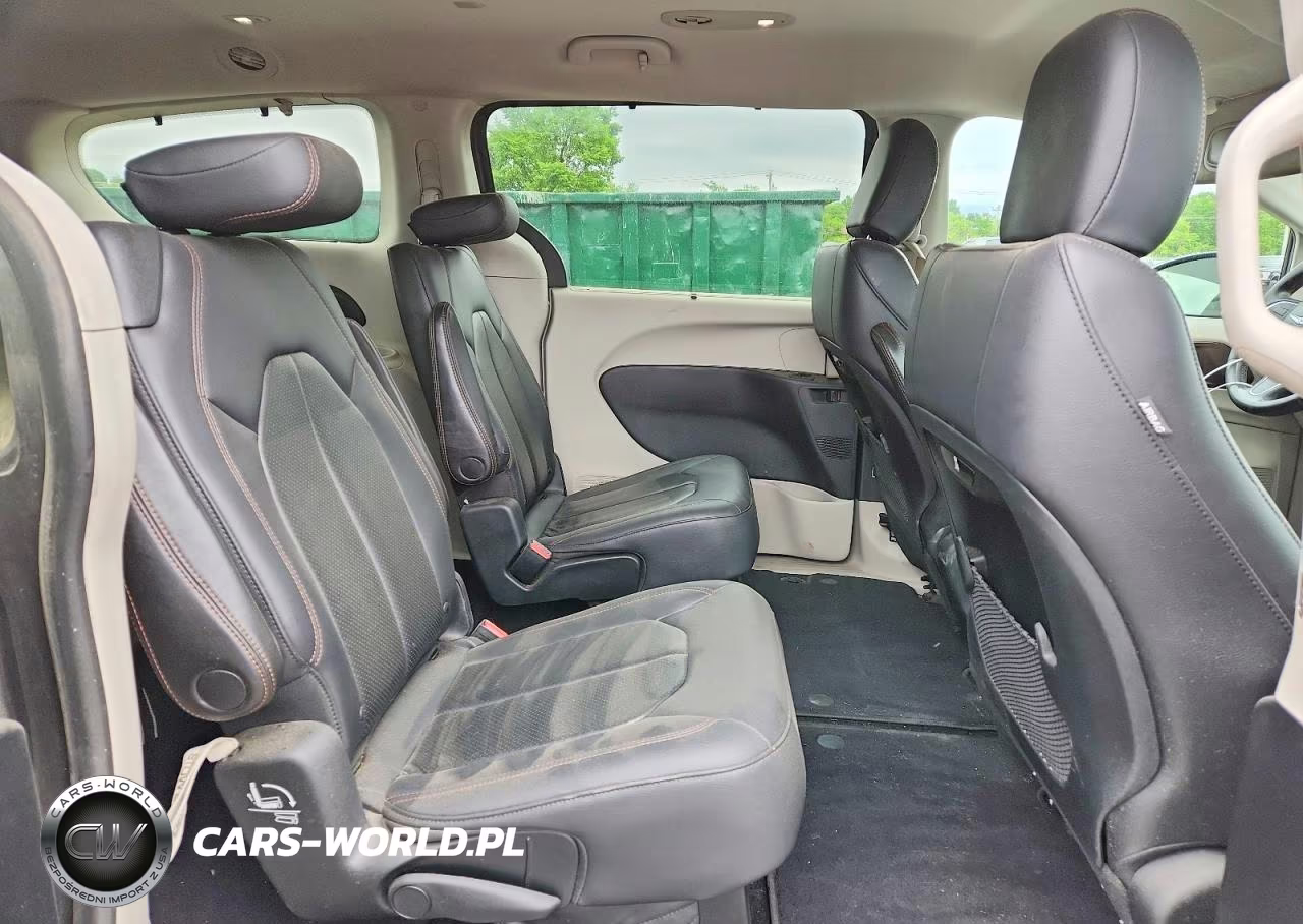 2018 Chrysler Pacifica VIN:2C4RC1BG2JR123546 - 11