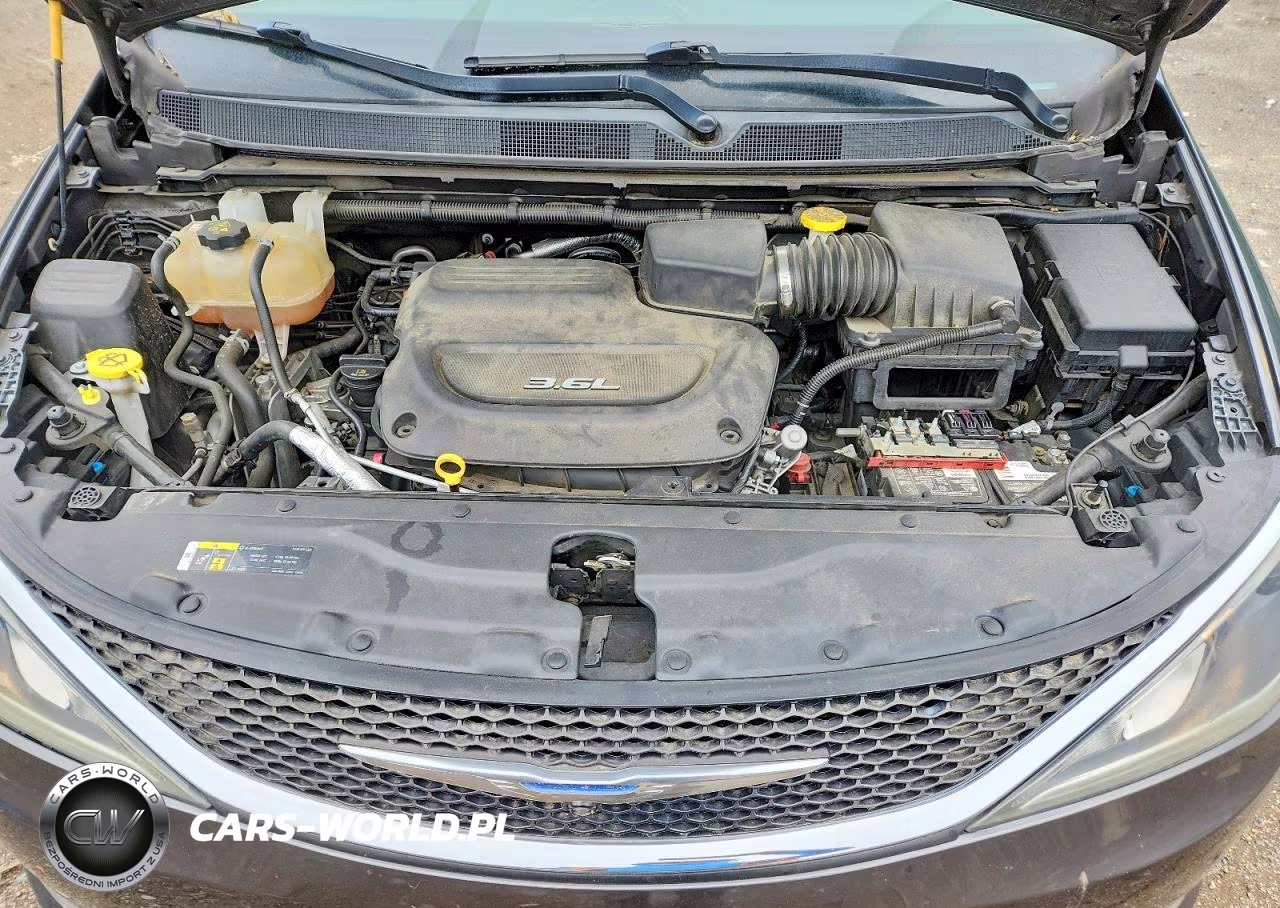 2018 Chrysler Pacifica VIN:2C4RC1BG2JR123546 - 12