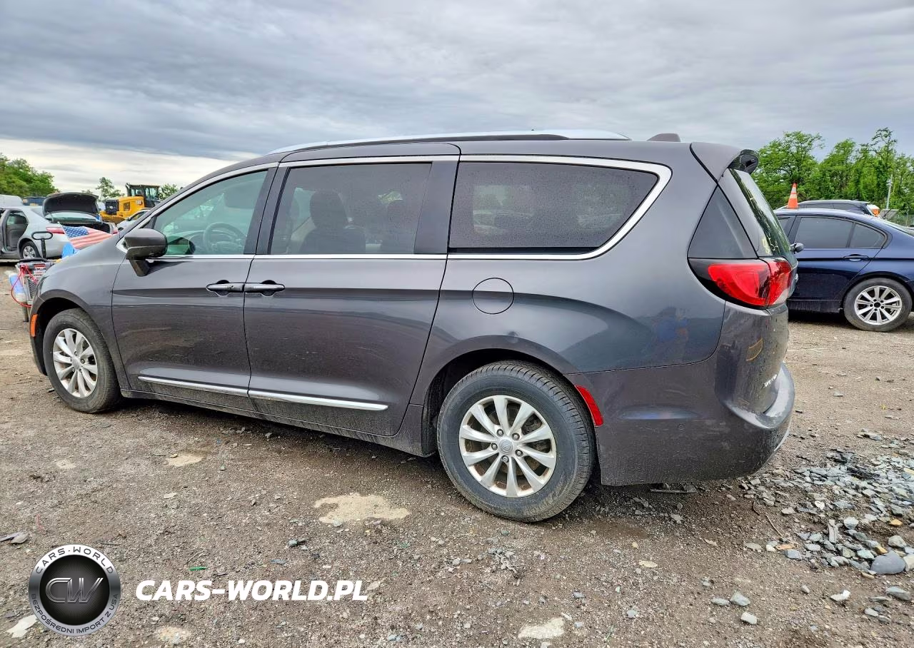 2018 Chrysler Pacifica VIN:2C4RC1BG2JR123546 - 2