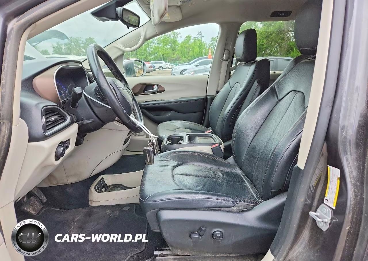 2018 Chrysler Pacifica VIN:2C4RC1BG2JR123546 - 7