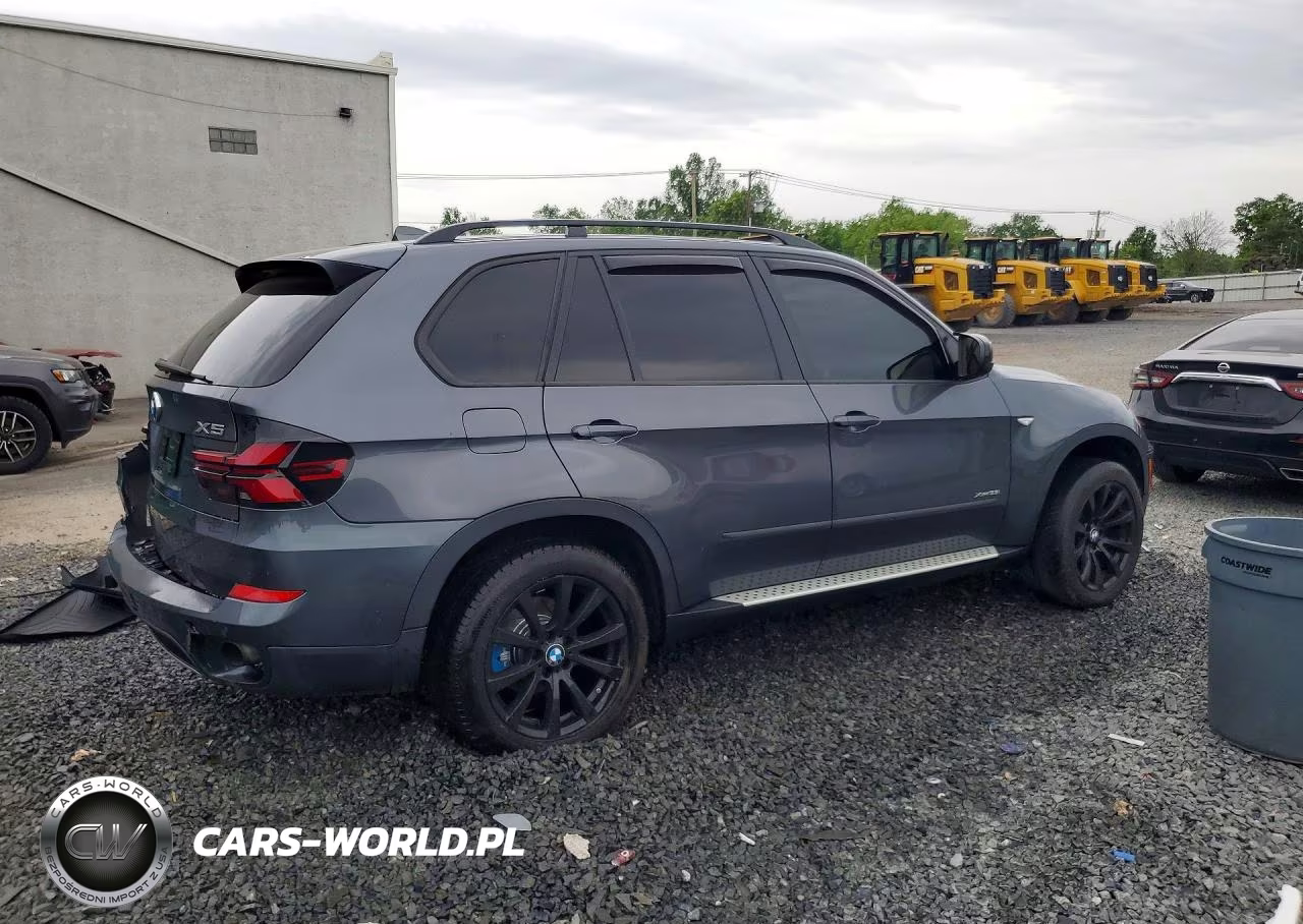 2012 BMW X5 xDrive35I VIN:5UXZV4C54CL991602 - 3