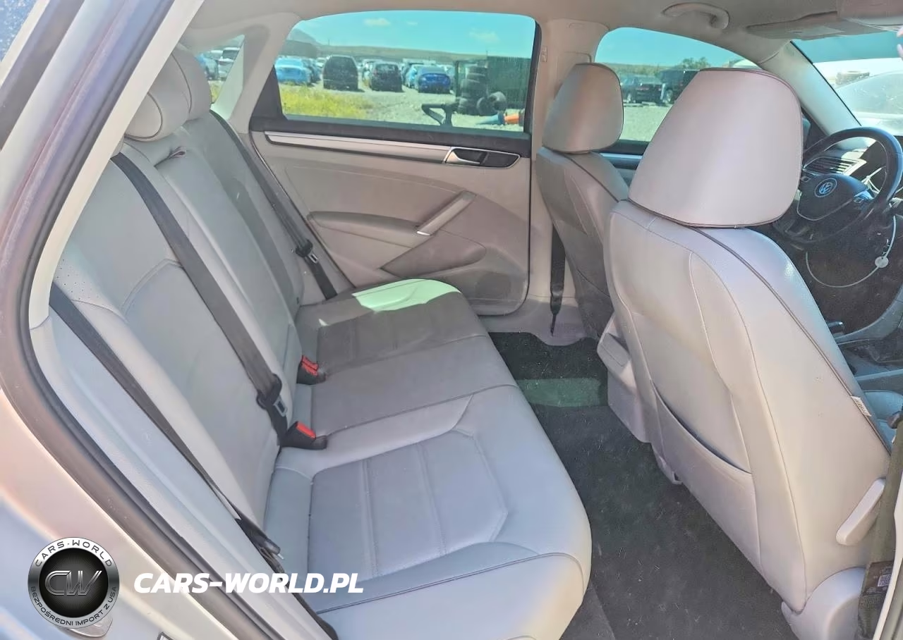2018 Volkswagen Passat S VIN:1VWAA7A34JC001555 - 10