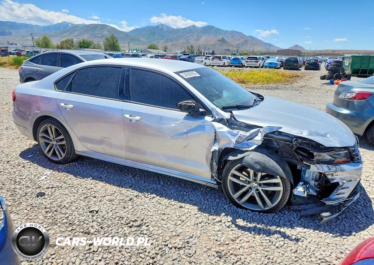 2018 Volkswagen Passat S VIN:1VWAA7A34JC001555 - 4