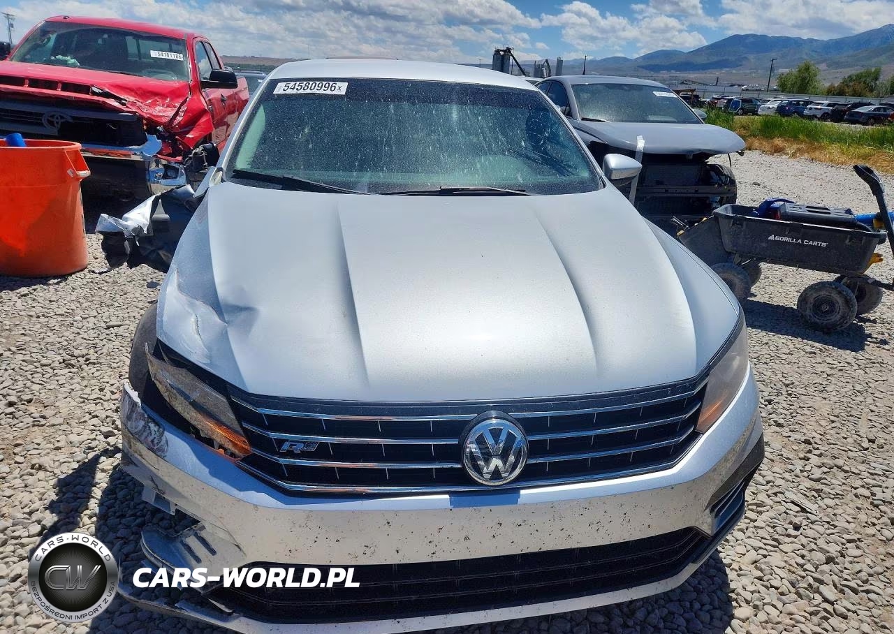 2018 Volkswagen Passat S VIN:1VWAA7A34JC001555 - 5