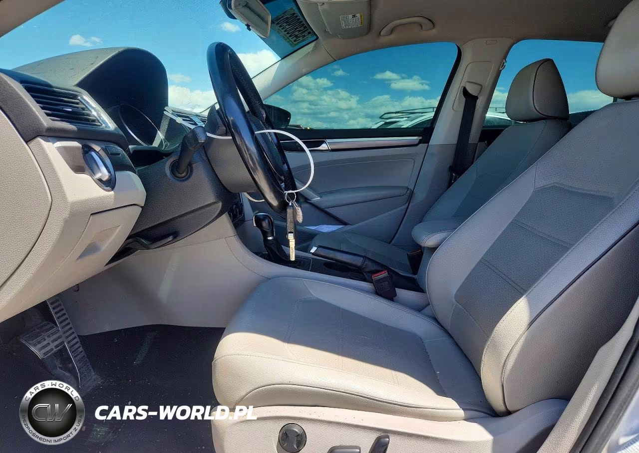2018 Volkswagen Passat S VIN:1VWAA7A34JC001555 - 7