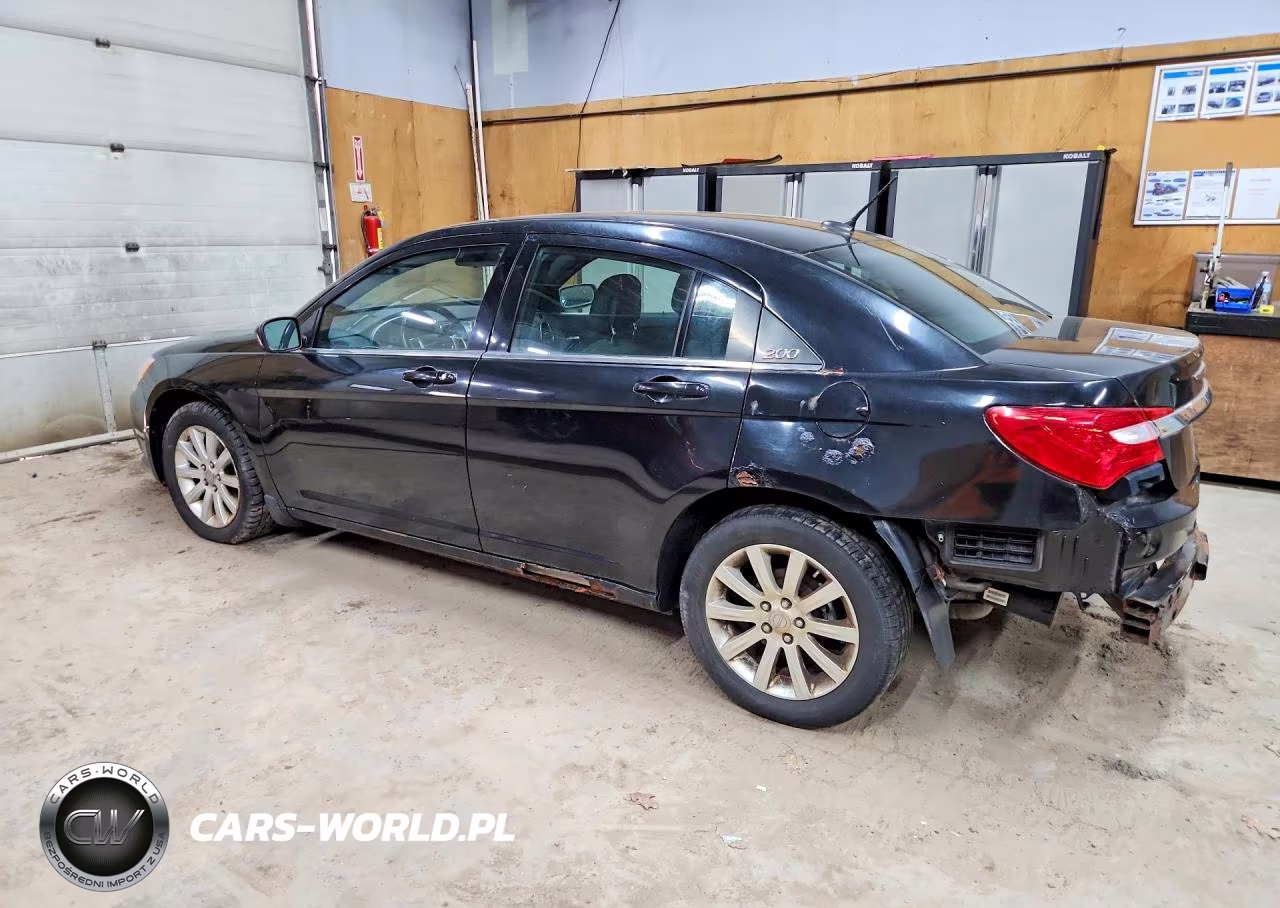 2011 Chrysler 200 Touring VIN:1C3BC1FB4BN602327 - 2