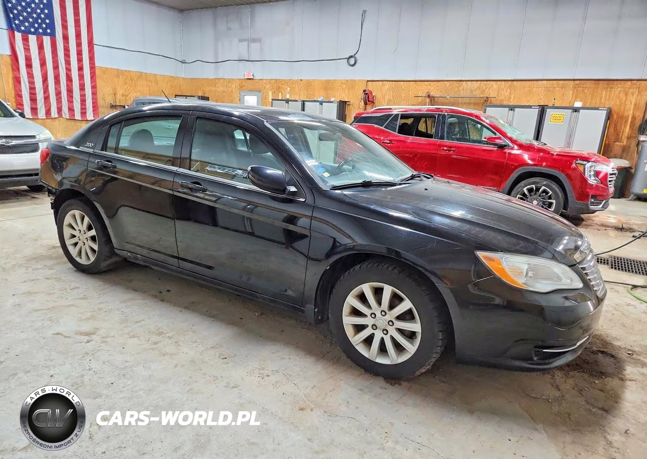 2011 Chrysler 200 Touring VIN:1C3BC1FB4BN602327 - 4