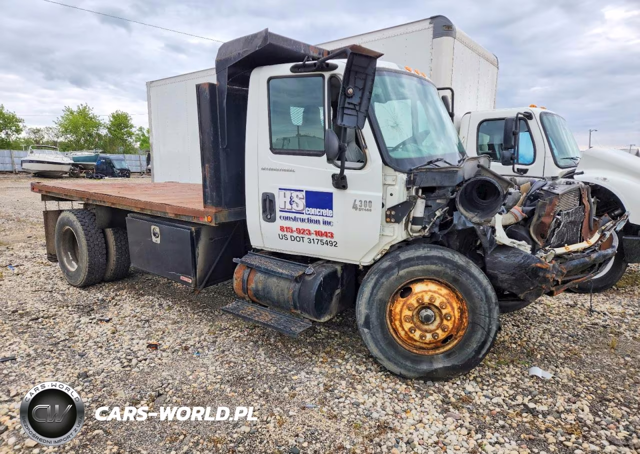 2002 International 4000 4300