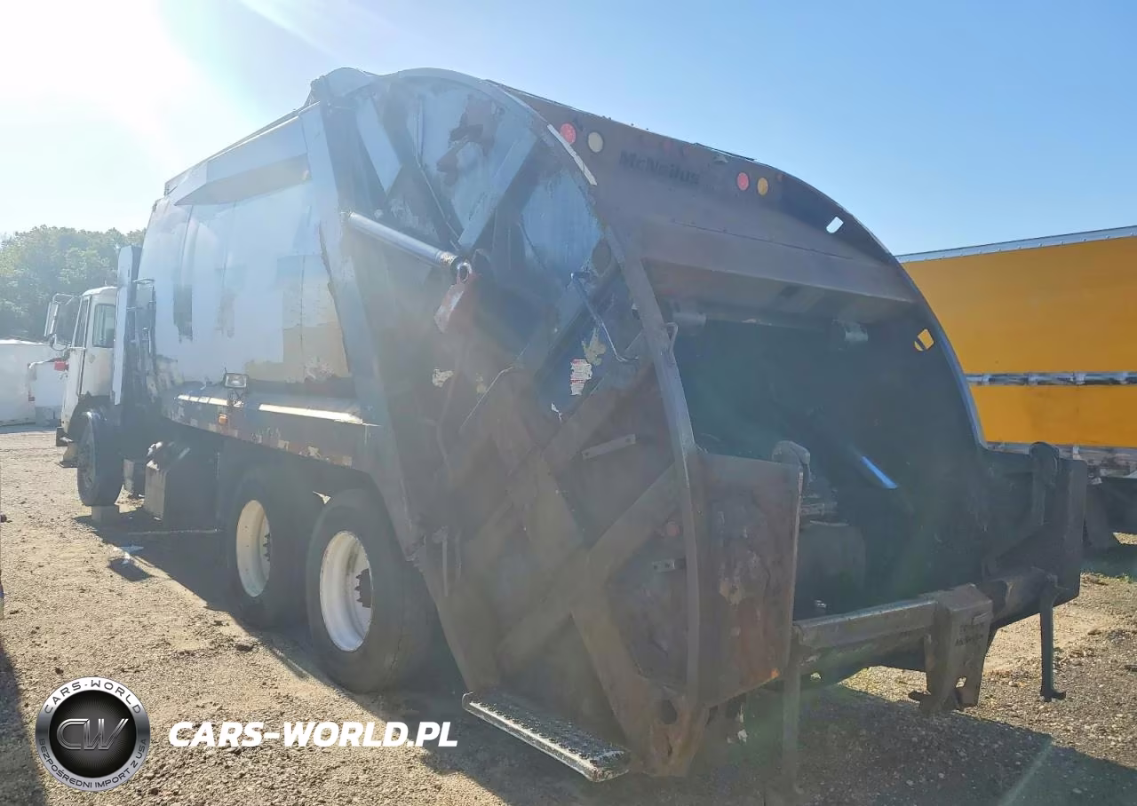 2011 Autocar Xpeditor Refuse Truck VIN:5VCACLLE3BH212855 - 3
