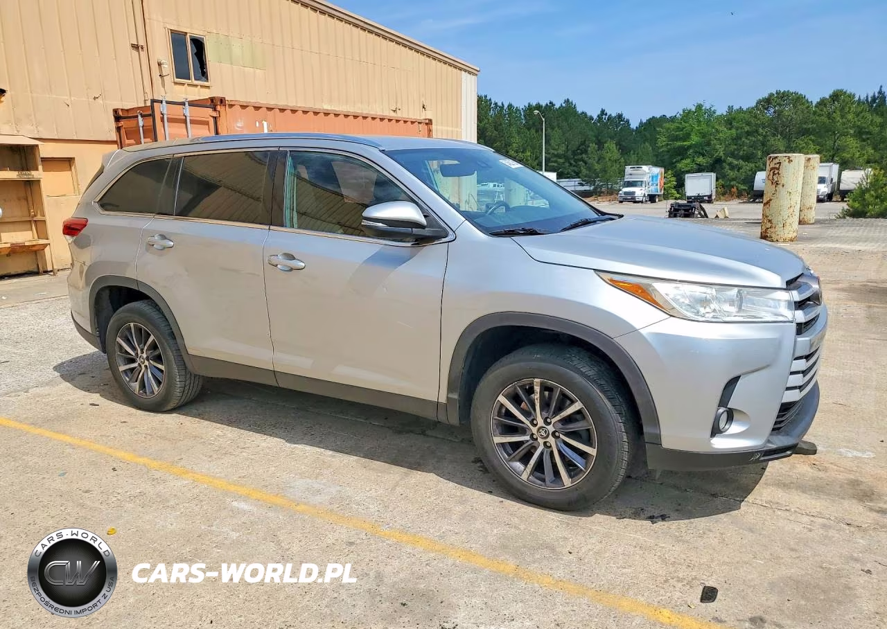 2019 Toyota Highlander Xle VIN:5TDKZRFH4KS550625 - 4