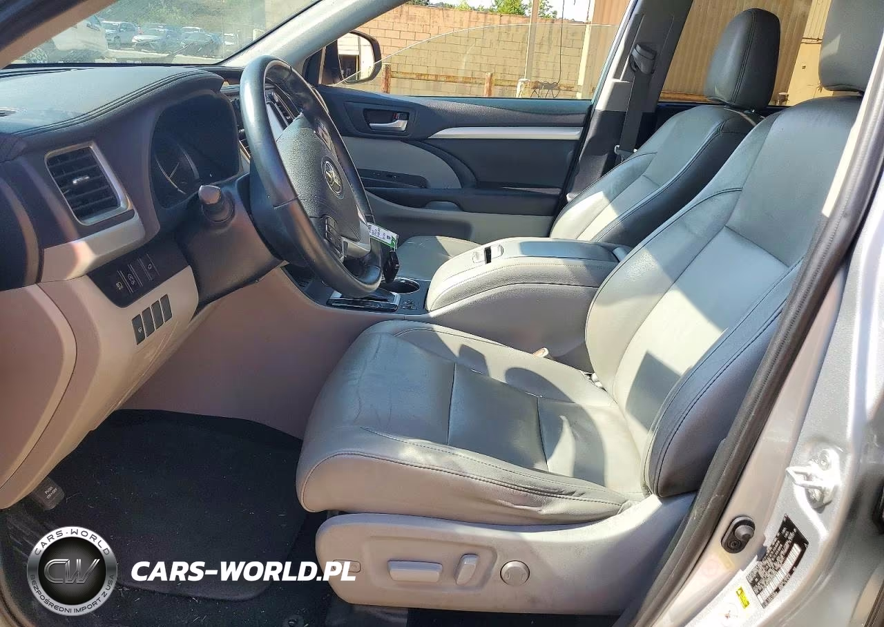 2019 Toyota Highlander Xle VIN:5TDKZRFH4KS550625 - 7