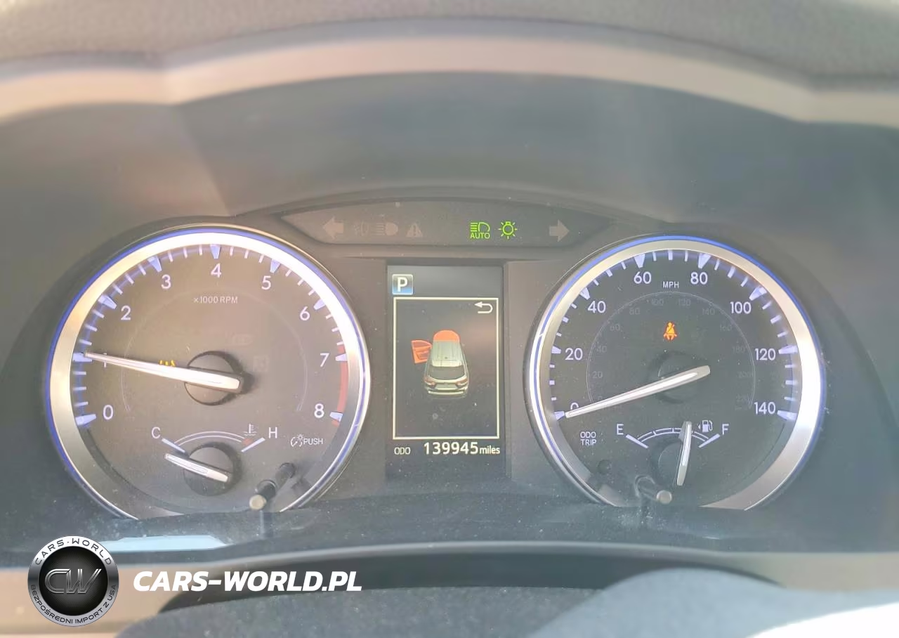 2019 Toyota Highlander Xle VIN:5TDKZRFH4KS550625 - 9