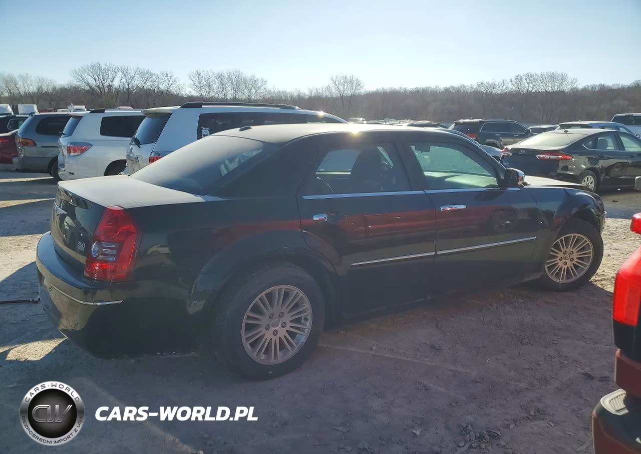 2010 Chrysler 300 Touring VIN:2C3CA1CV6AH329326 - 3