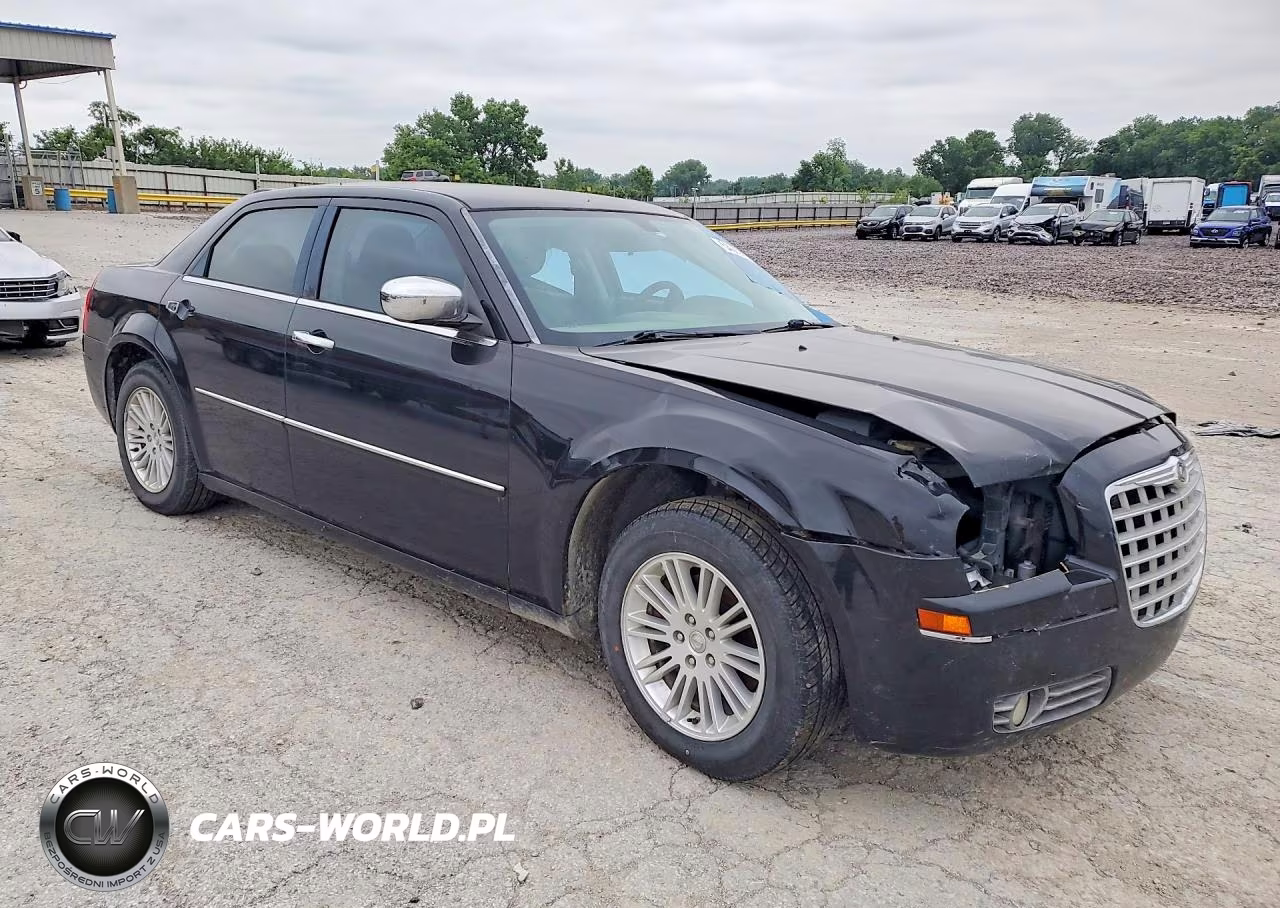 2010 Chrysler 300 Touring VIN:2C3CA1CV6AH329326 - 4