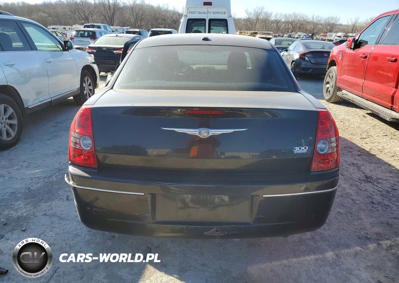 2010 Chrysler 300 Touring VIN:2C3CA1CV6AH329326 - 6