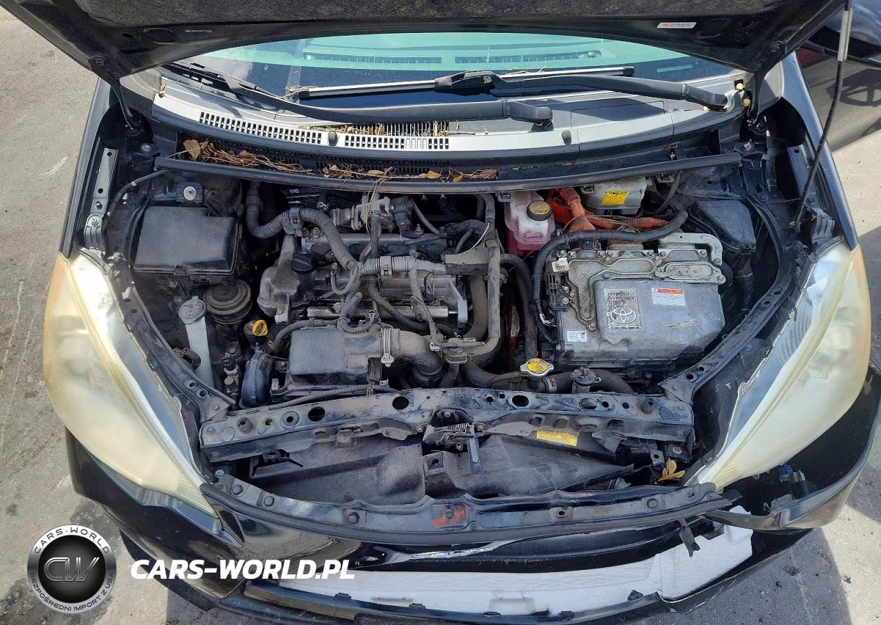 2013 Toyota Prius C Two VIN:JTDKDTB30D1552569 - 11
