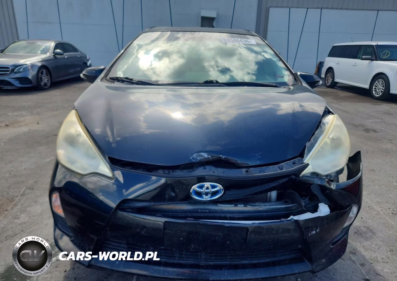 2013 Toyota Prius C Two VIN:JTDKDTB30D1552569 - 5