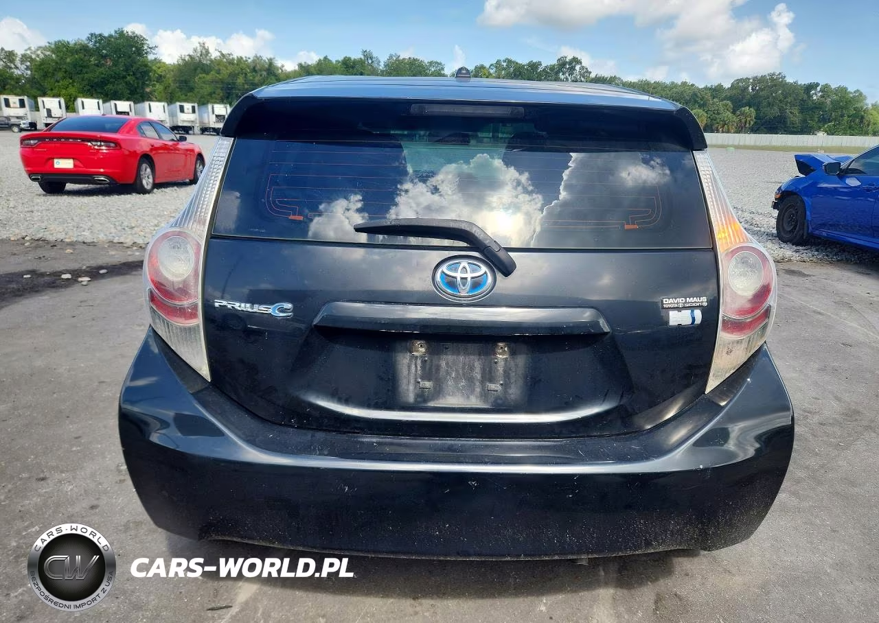 2013 Toyota Prius C Two VIN:JTDKDTB30D1552569 - 6
