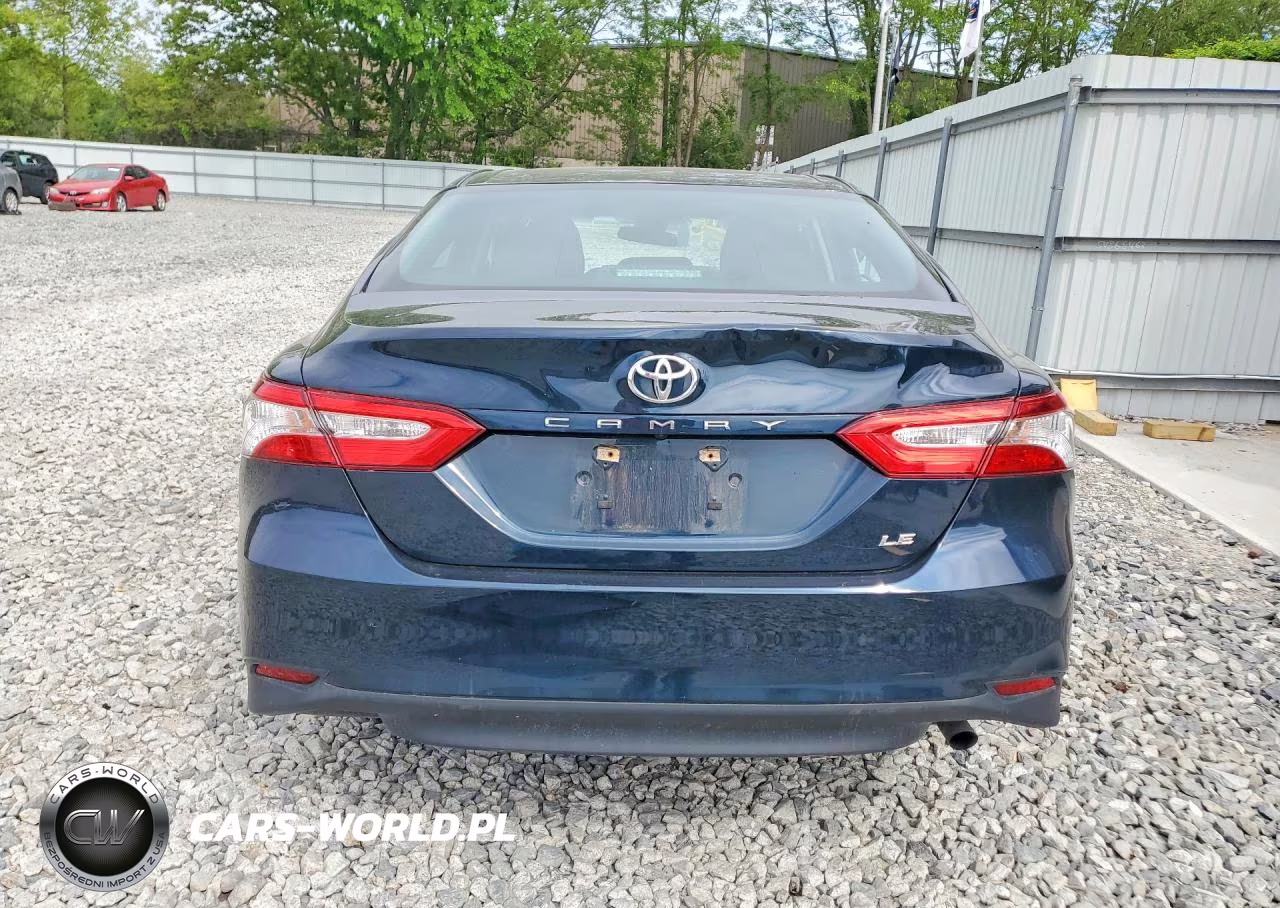 2018 Toyota Camry Le VIN:4T1B11HK2JU584733 - 6