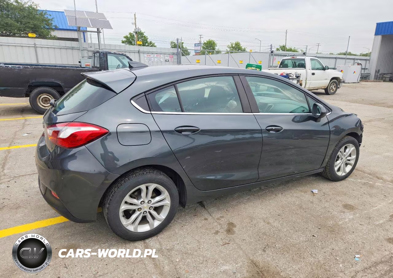 2019 Chevrolet Cruze Lt VIN:3G1BE6SM7KS556355 - 3