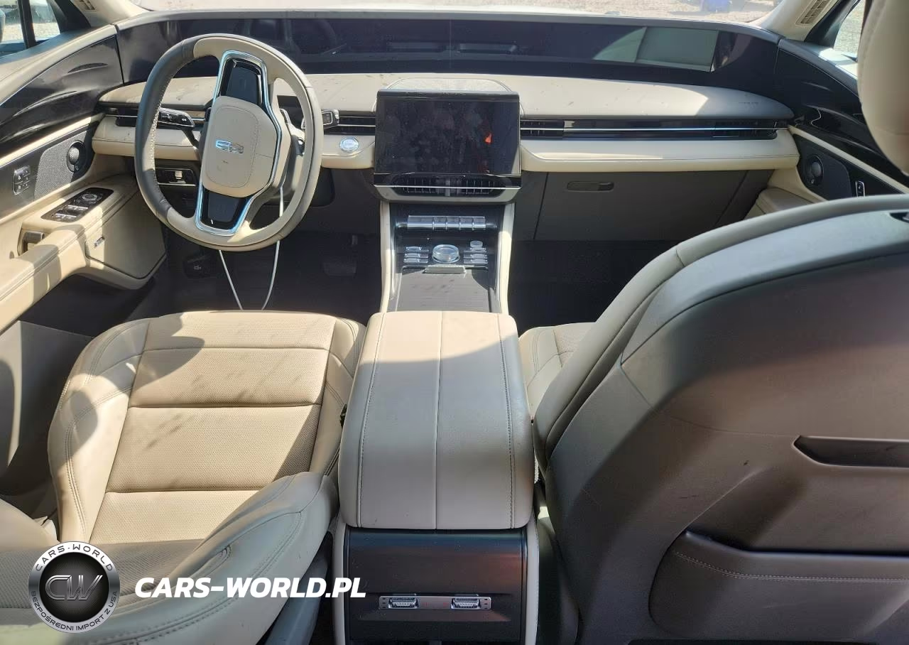 2025 Lincoln Nautilus Premiere VIN:5LMPJ8J40SJ906456 - 8