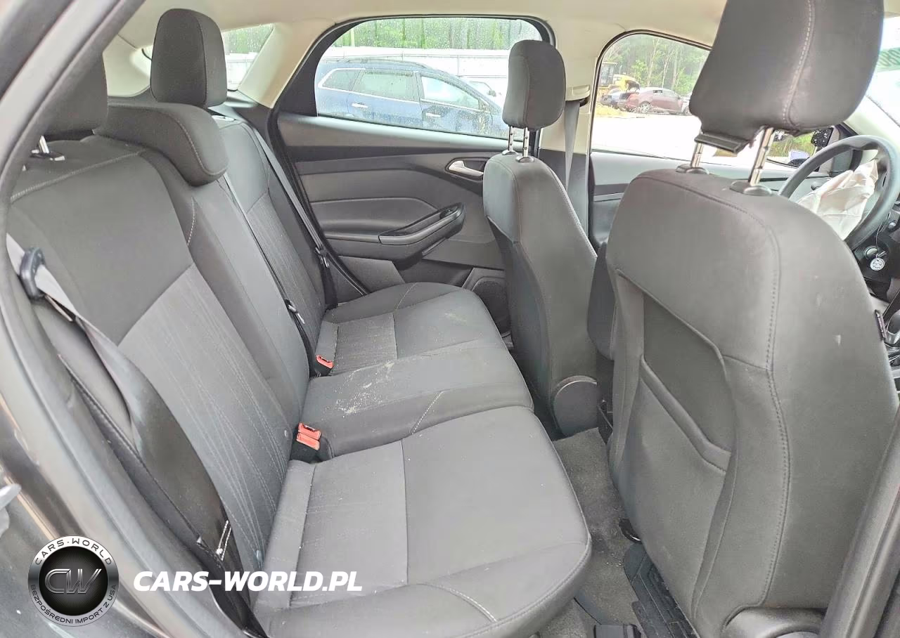 2018 Ford Focus Se VIN:1FADP3K25JL294921 - 10