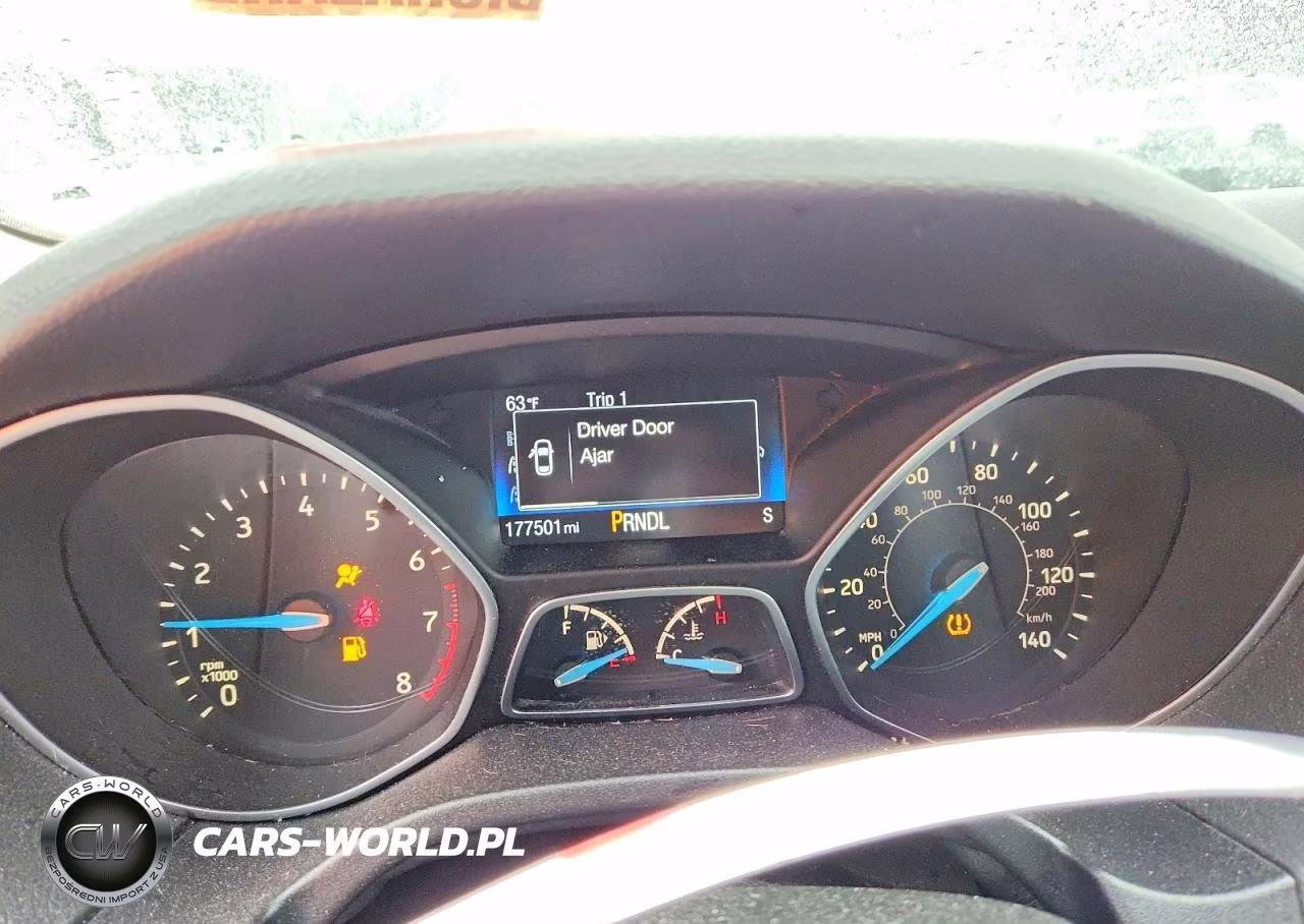 2018 Ford Focus Se VIN:1FADP3K25JL294921 - 9