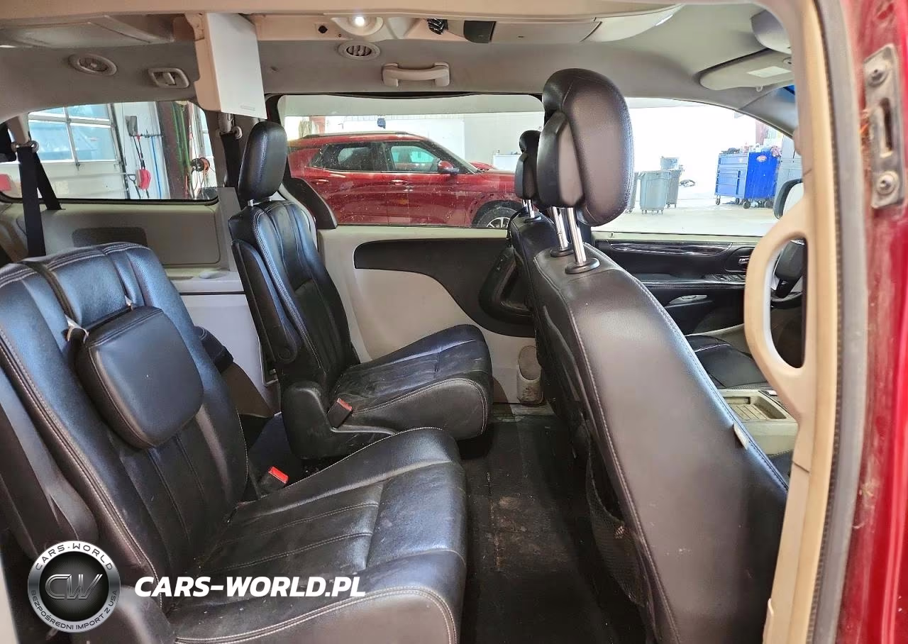 2014 Chrysler Town & Country Touring VIN:2C4RC1BG7ER358689 - 11