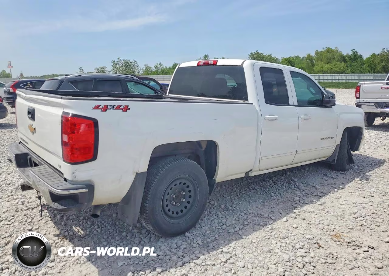 2018 Chevrolet Silverado K1500 Lt VIN:1GCVKREH6JZ254165 - 3