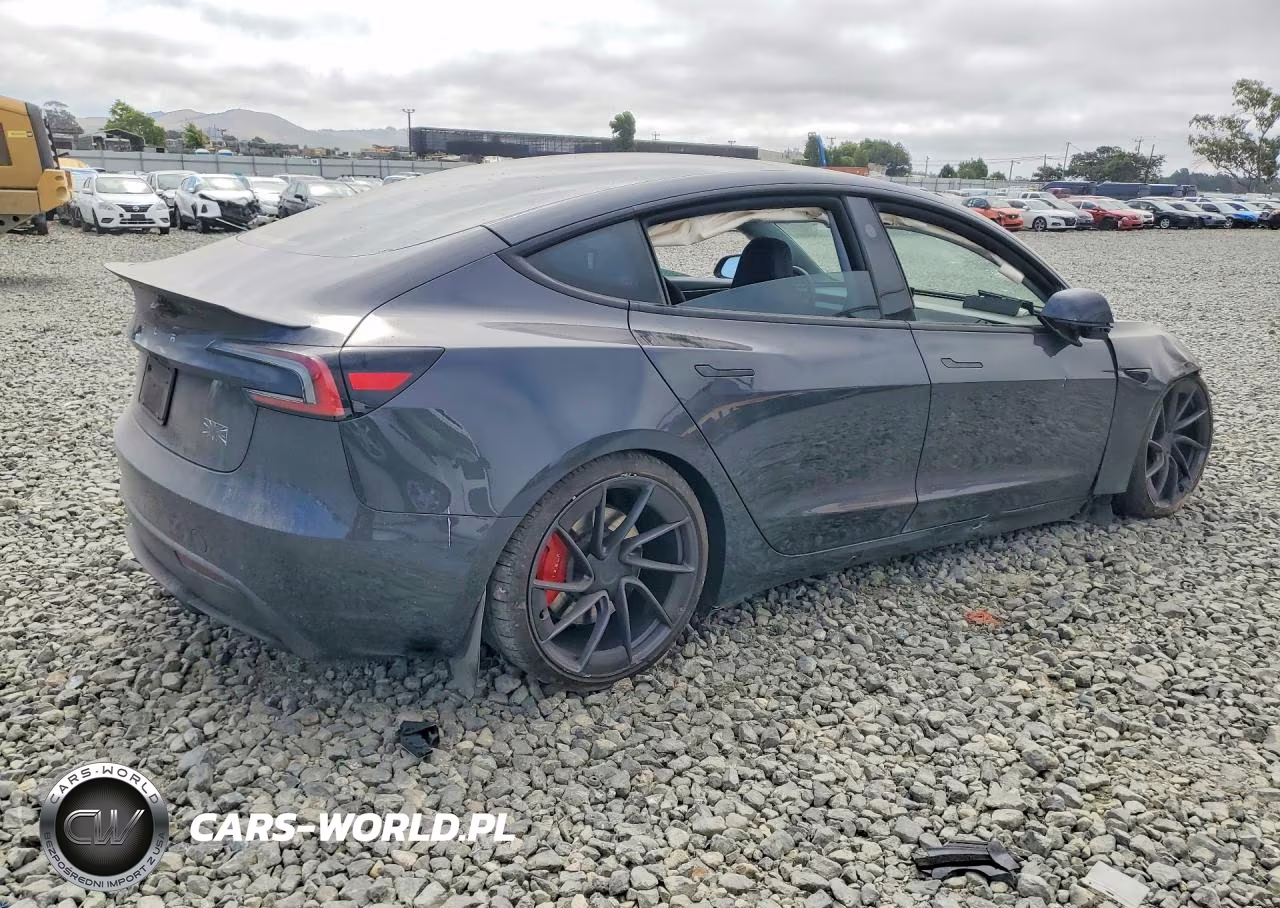 2024 Tesla Model 3 VIN:5YJ3E1ET9RF808563 - 3