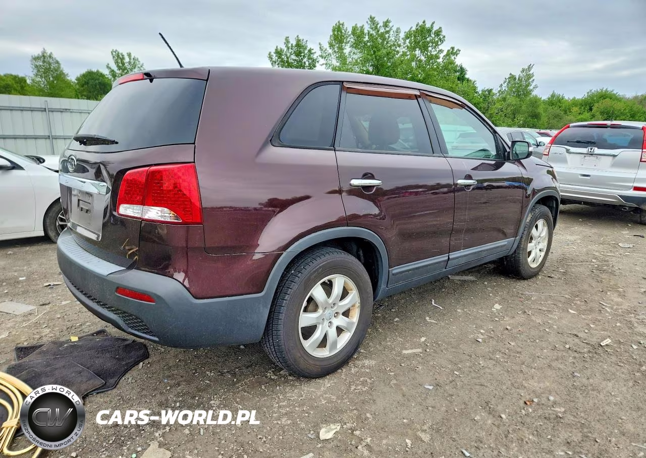 2012 Kia Sorento Lx VIN:5XYKT4A15CG250427 - 3