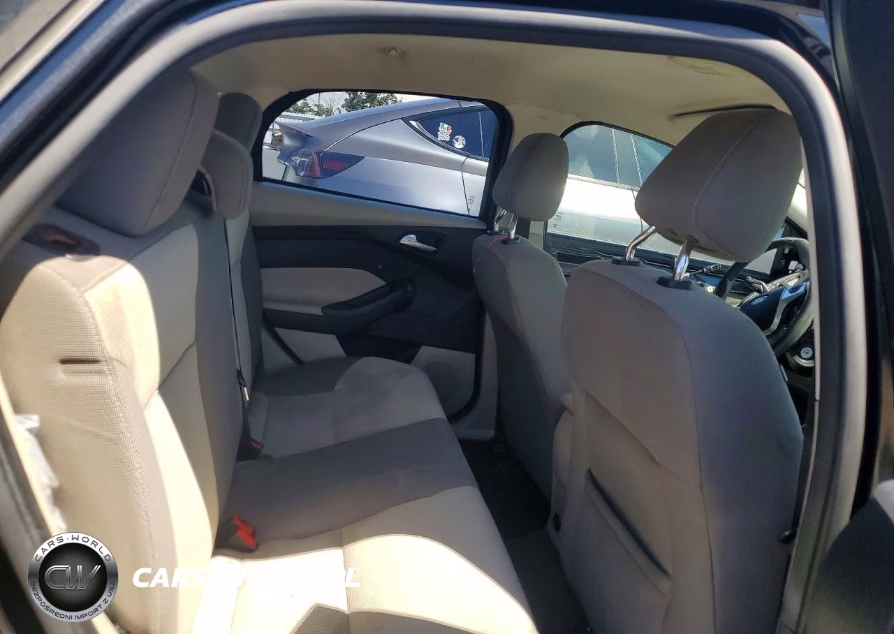 2012 Ford Focus Se VIN:1FAHP3F28CL379248 - 10
