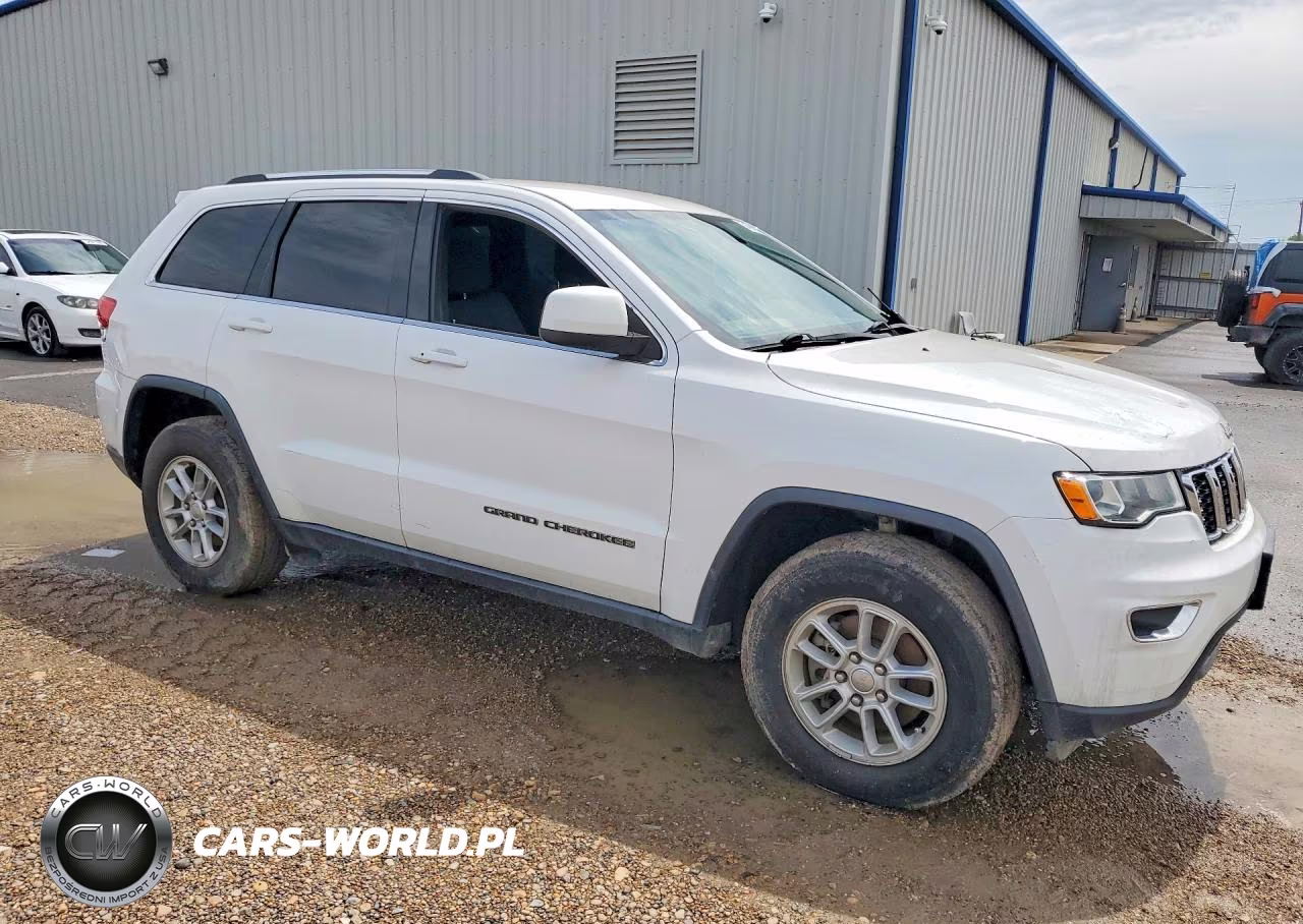 2019 Jeep Grand Cherokee Laredo VIN:1C4RJEAG0KC580543 - 4