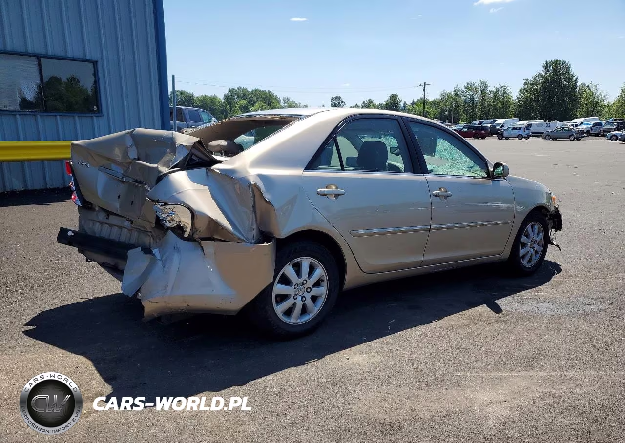 2002 Toyota Camry Xle VIN:JTDBE32K520098794 - 3