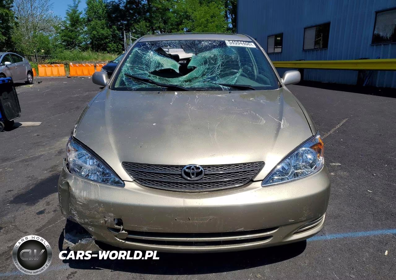 2002 Toyota Camry Xle VIN:JTDBE32K520098794 - 5