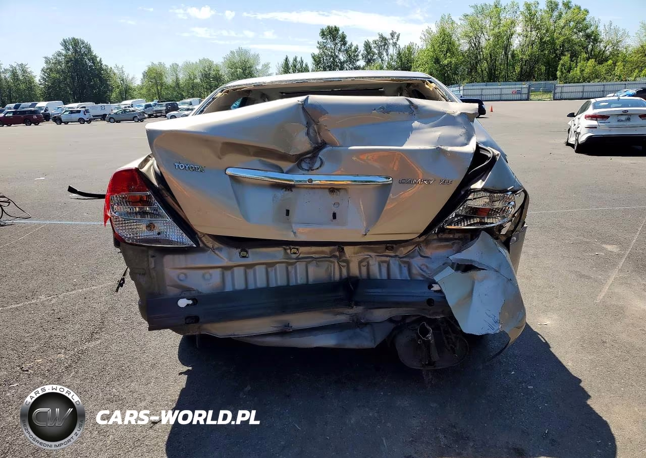 2002 Toyota Camry Xle VIN:JTDBE32K520098794 - 6