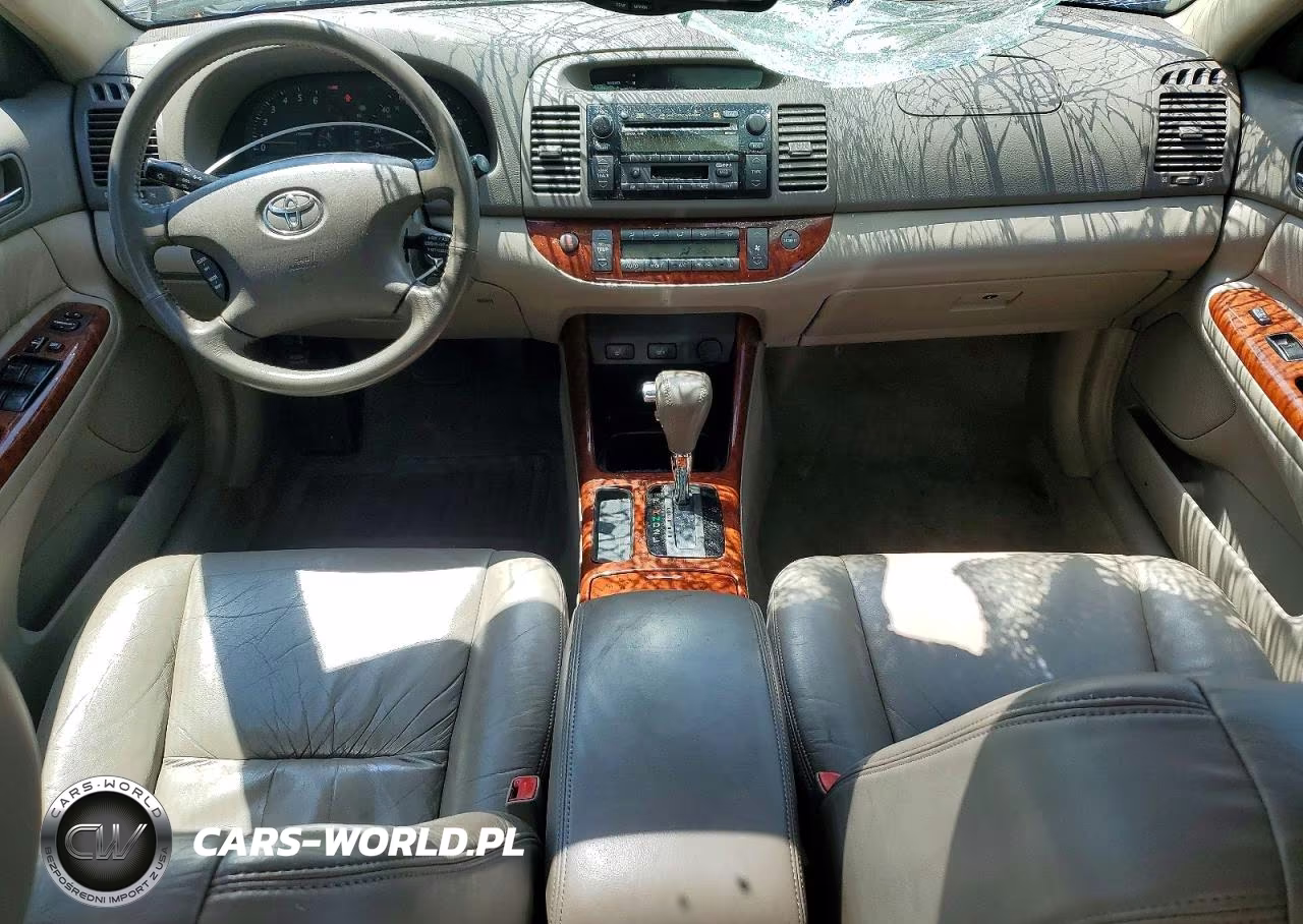 2002 Toyota Camry Xle VIN:JTDBE32K520098794 - 8