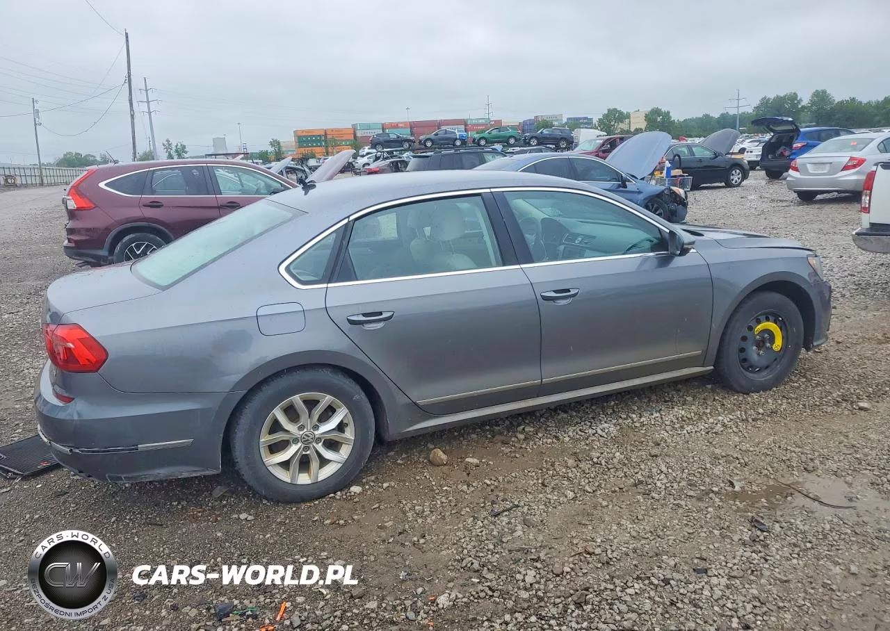 2016 Volkswagen Passat S VIN:1VWAT7A3XGC019352 - 3