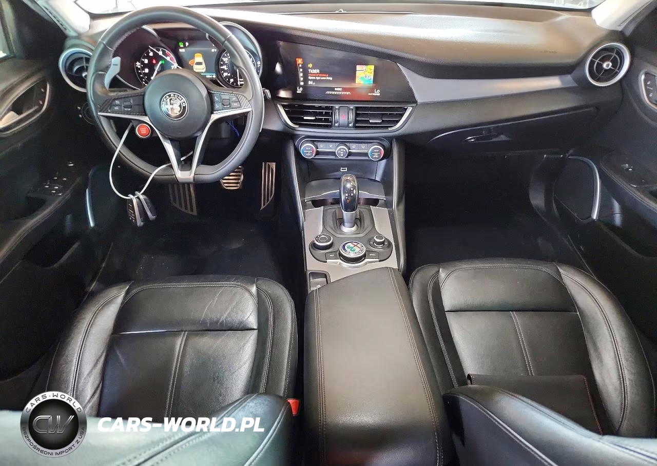 2017 Alfa Romeo Giulia VIN:ZARFAEBNXH7544544 - 8