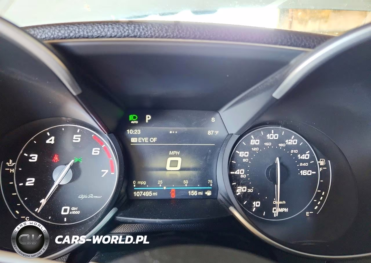 2017 Alfa Romeo Giulia VIN:ZARFAEBNXH7544544 - 9