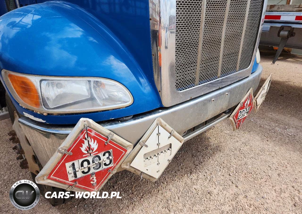 2014 Peterbilt 348 Fuel Truck VIN:2NP3LJ9X4EM225387 - 9