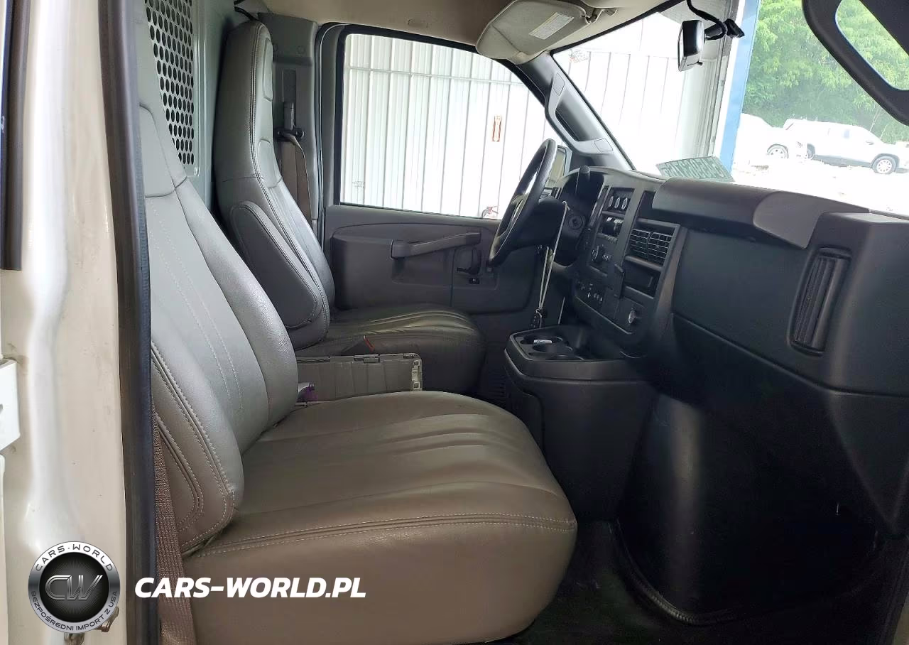 2024 Chevrolet Express 2500 Cargo Delivery Van VIN:1GCWGAFP7R1238757 - 11