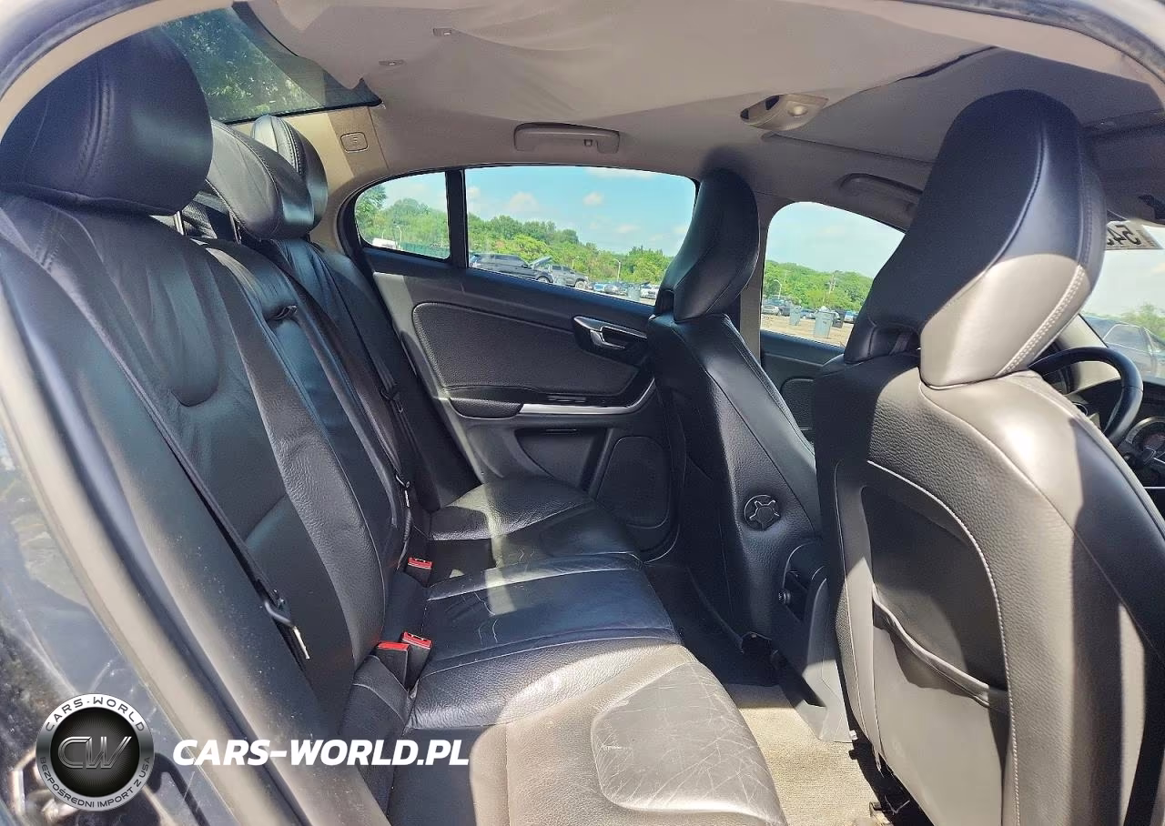 2012 Volvo S60 T5 VIN:YV1622FS8C2125002 - 10