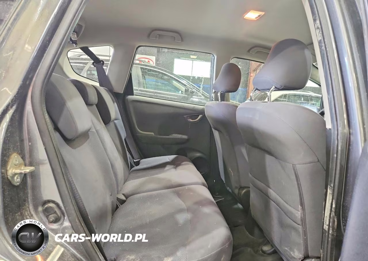 2013 Honda Fit VIN:JHMGE8G36DC042335 - 10