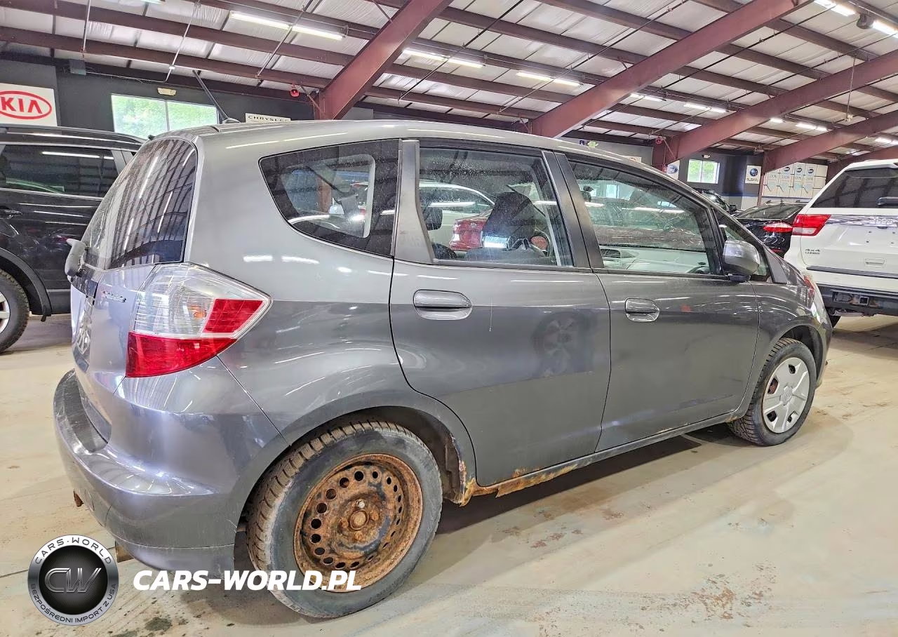 2013 Honda Fit VIN:JHMGE8G36DC042335 - 3